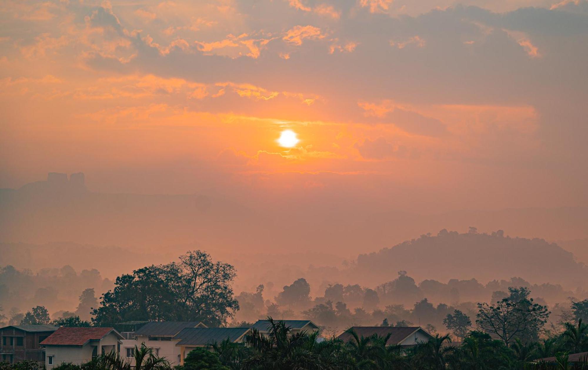 Lotus Leaf Hotel Pali  ภายนอก รูปภาพ