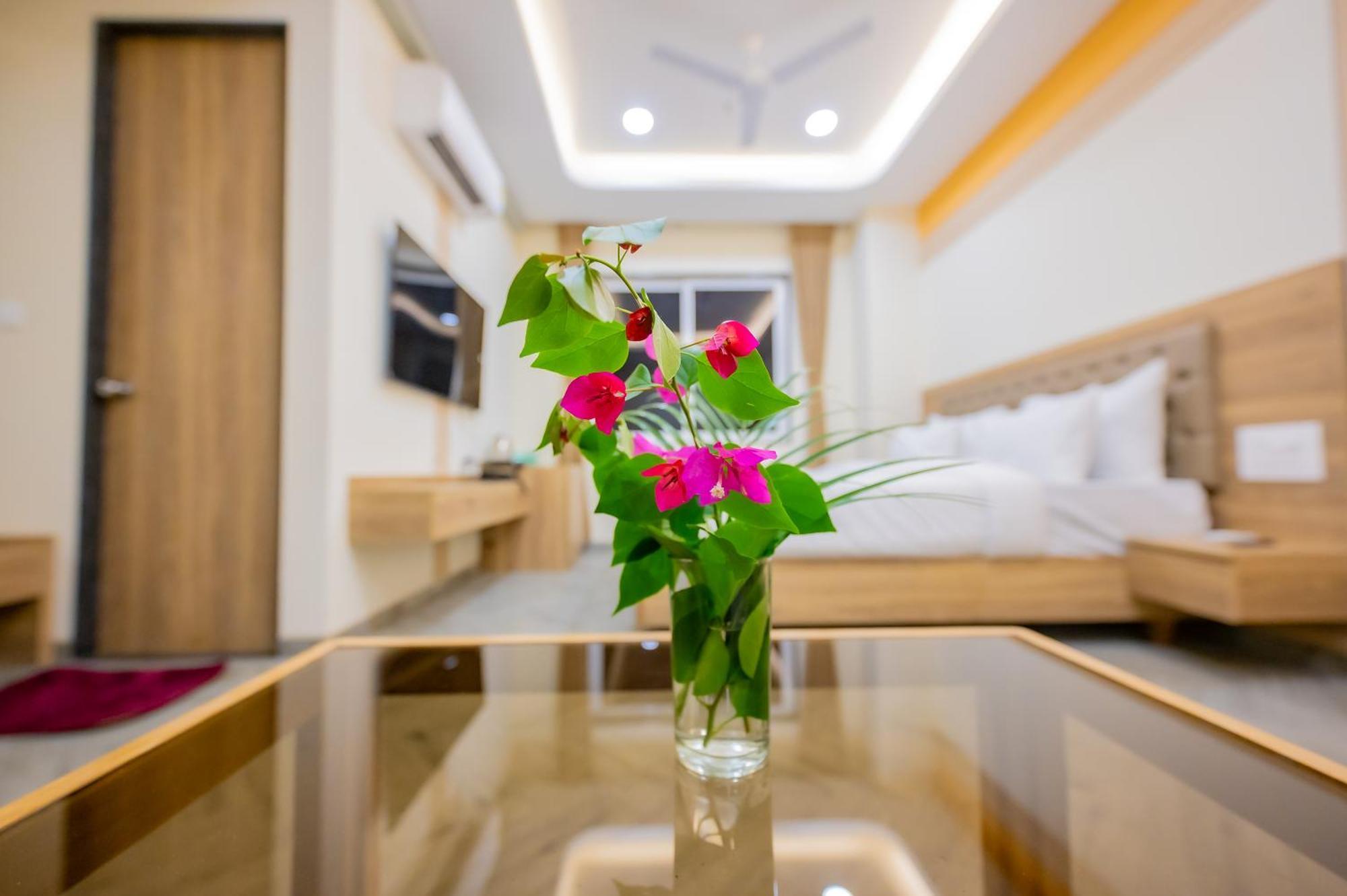 Lotus Leaf Hotel Pali  ภายนอก รูปภาพ